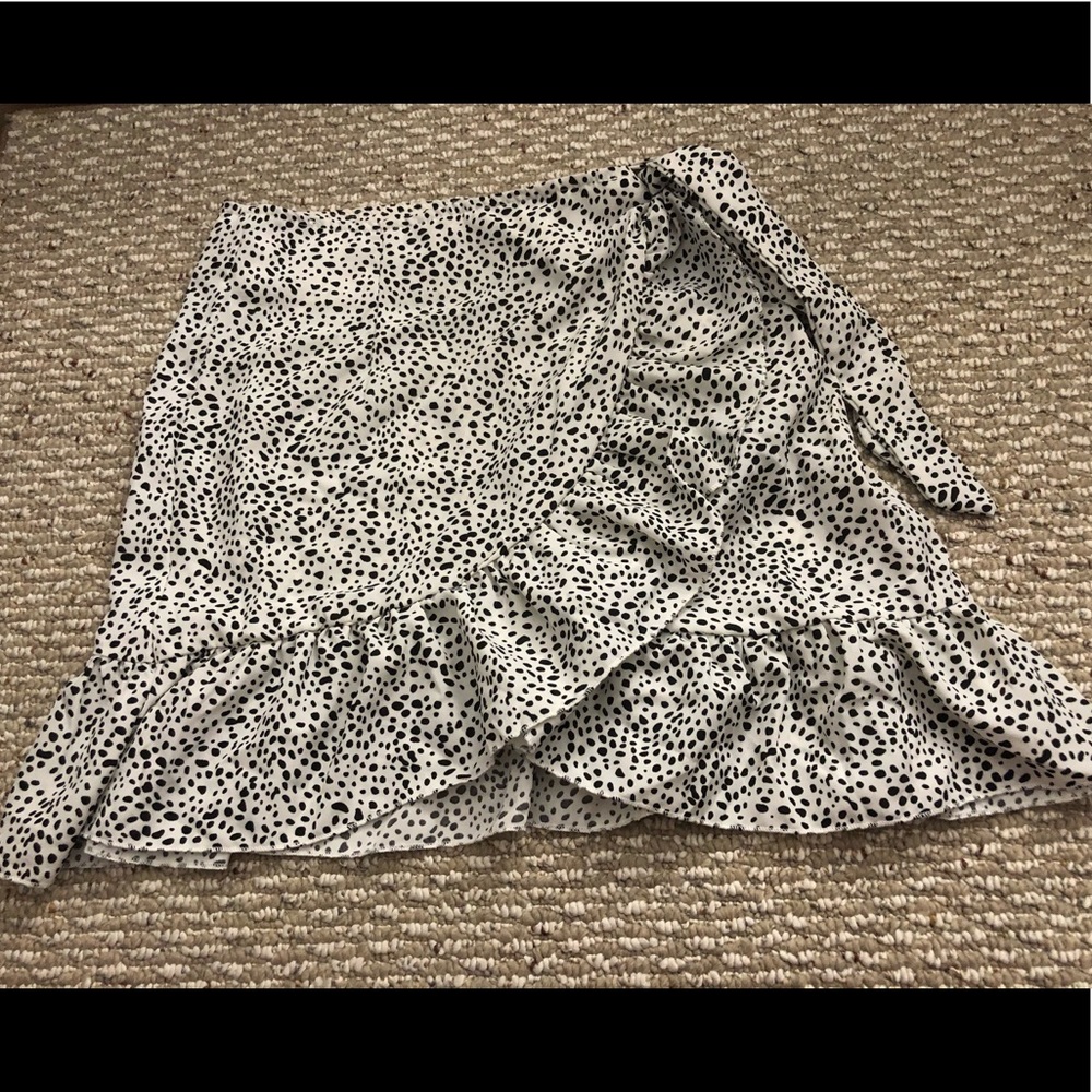 Wrap Knotted Dalmatian Skirt - Picture 2 of 2